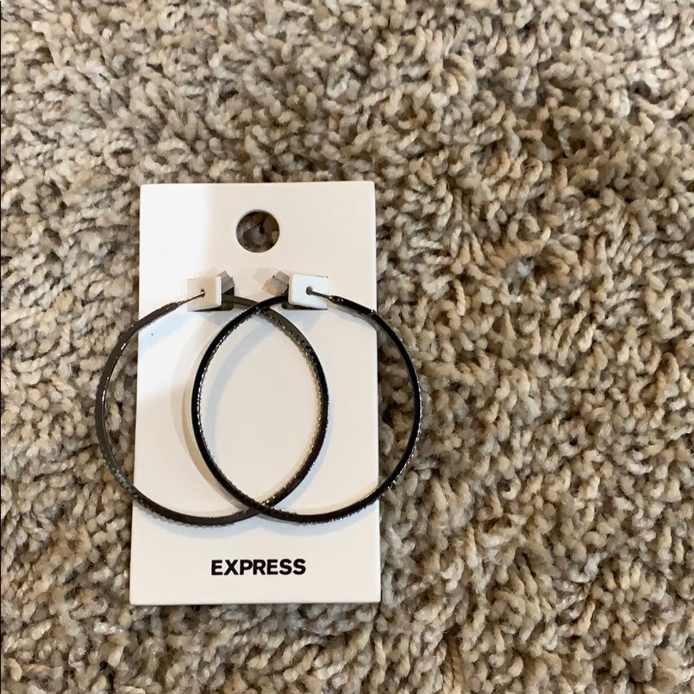 Women’s Hoop Earings